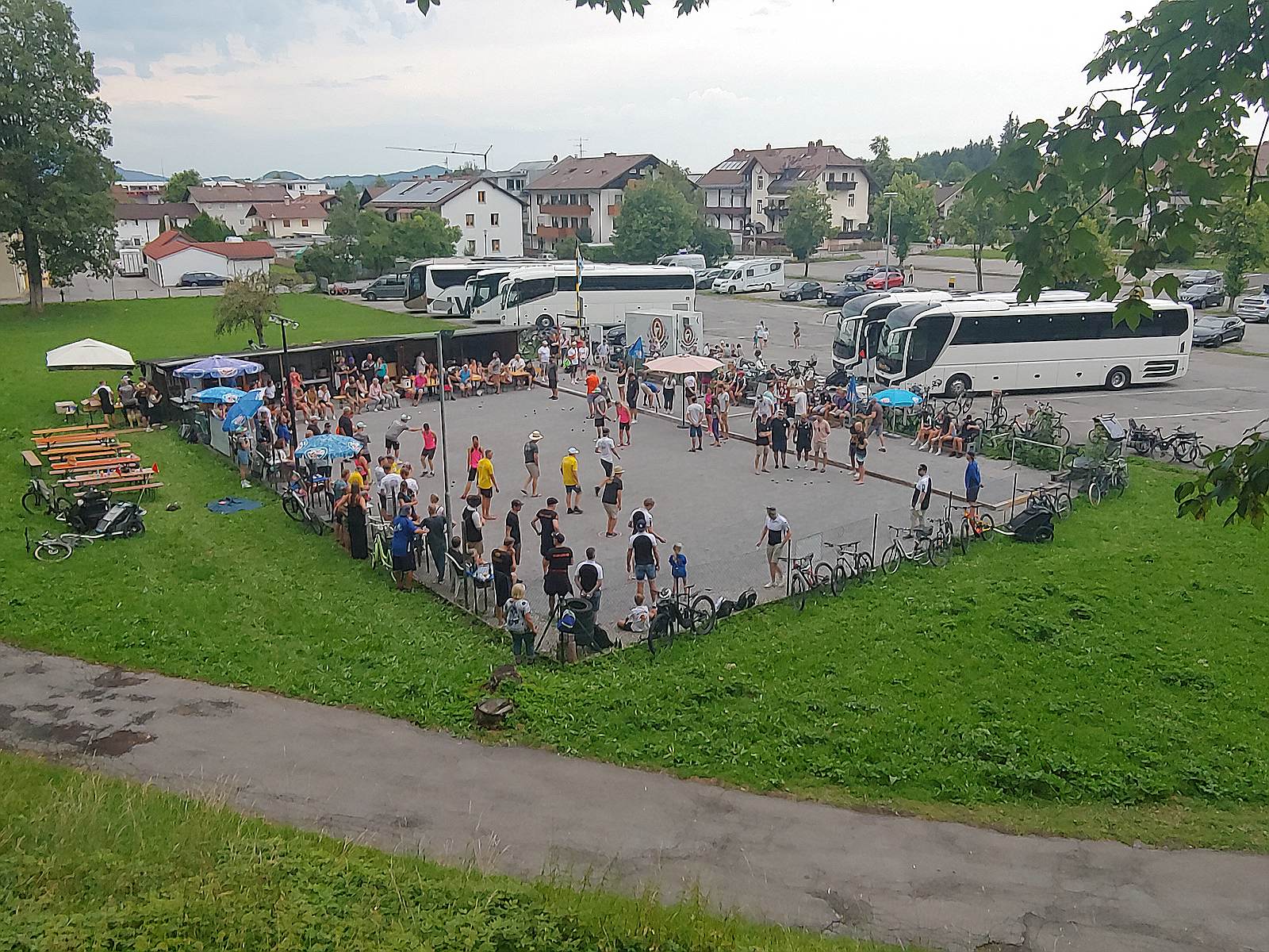 Spiel-Spaß-Spannung-auf-neun-Bahnen